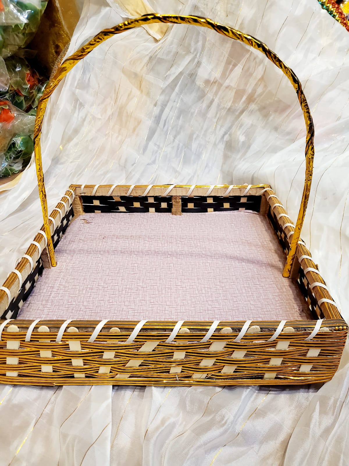 Medium   Gift Basket Set - Empty Basket with Net