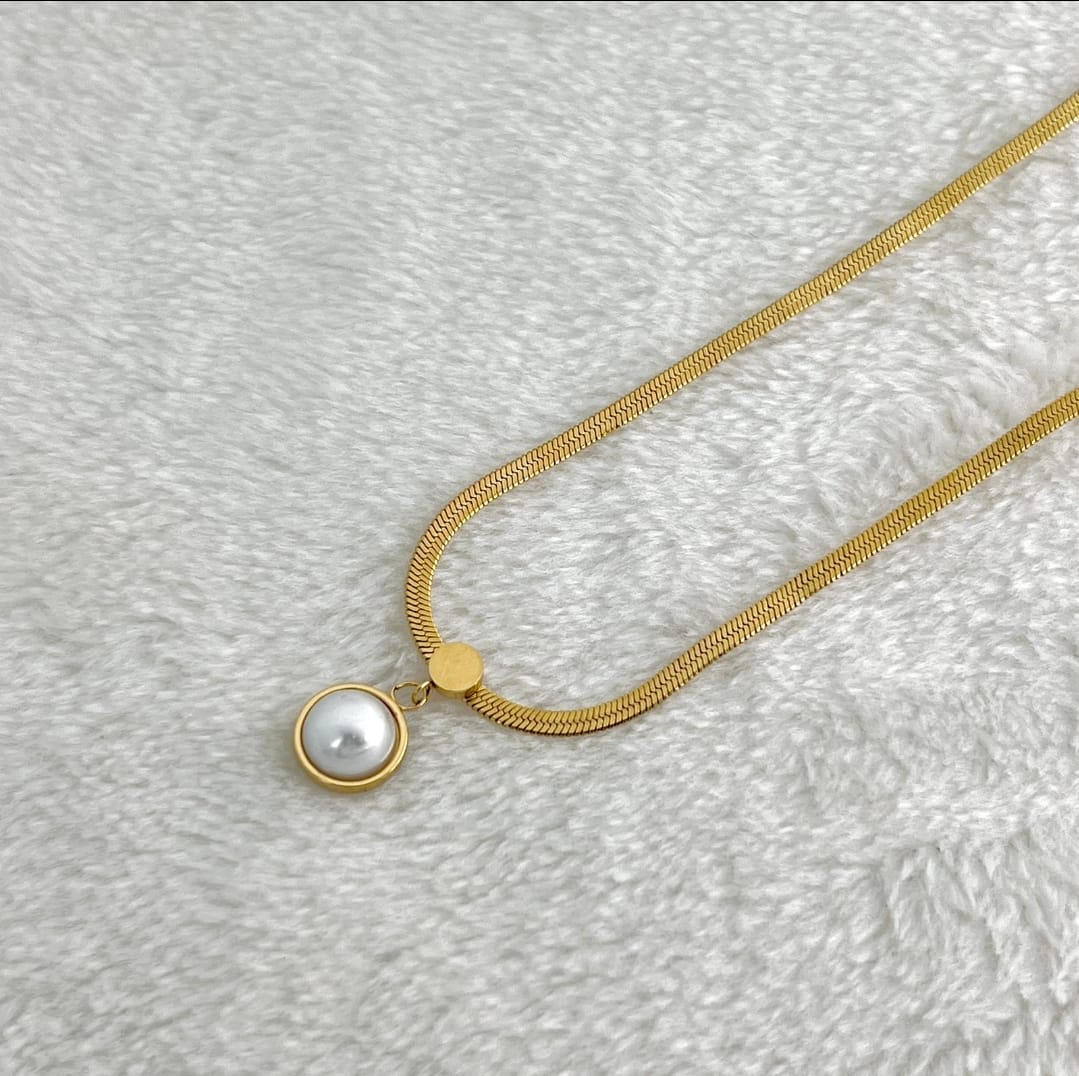 Pearl Snake Chain Pendant